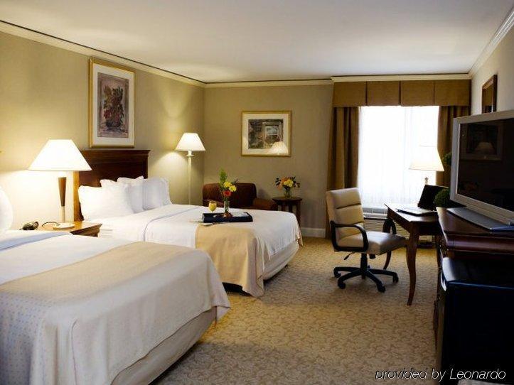 Wyndham Executive Center Columbia Hotel Room photo